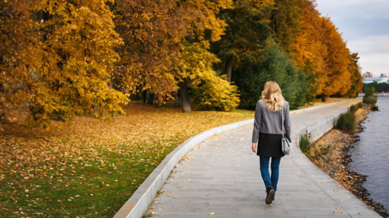 7 простых привычек, которые помогут избавиться от отеков 