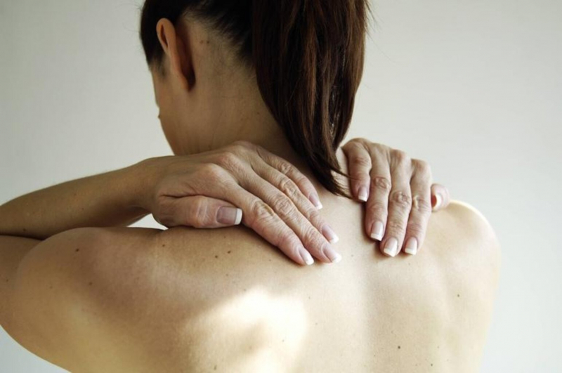 7 простых привычек, которые помогут избавиться от отеков 