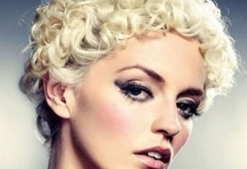 Как завить короткие волосы