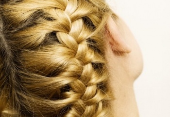 Как заплести косички на коротких волосах